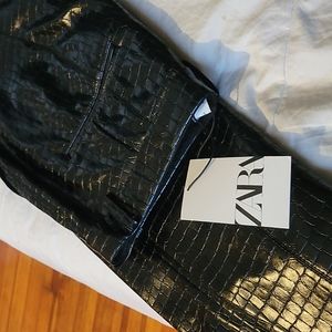 ZARA SM EUR 26 black crocodile embossed leather pants